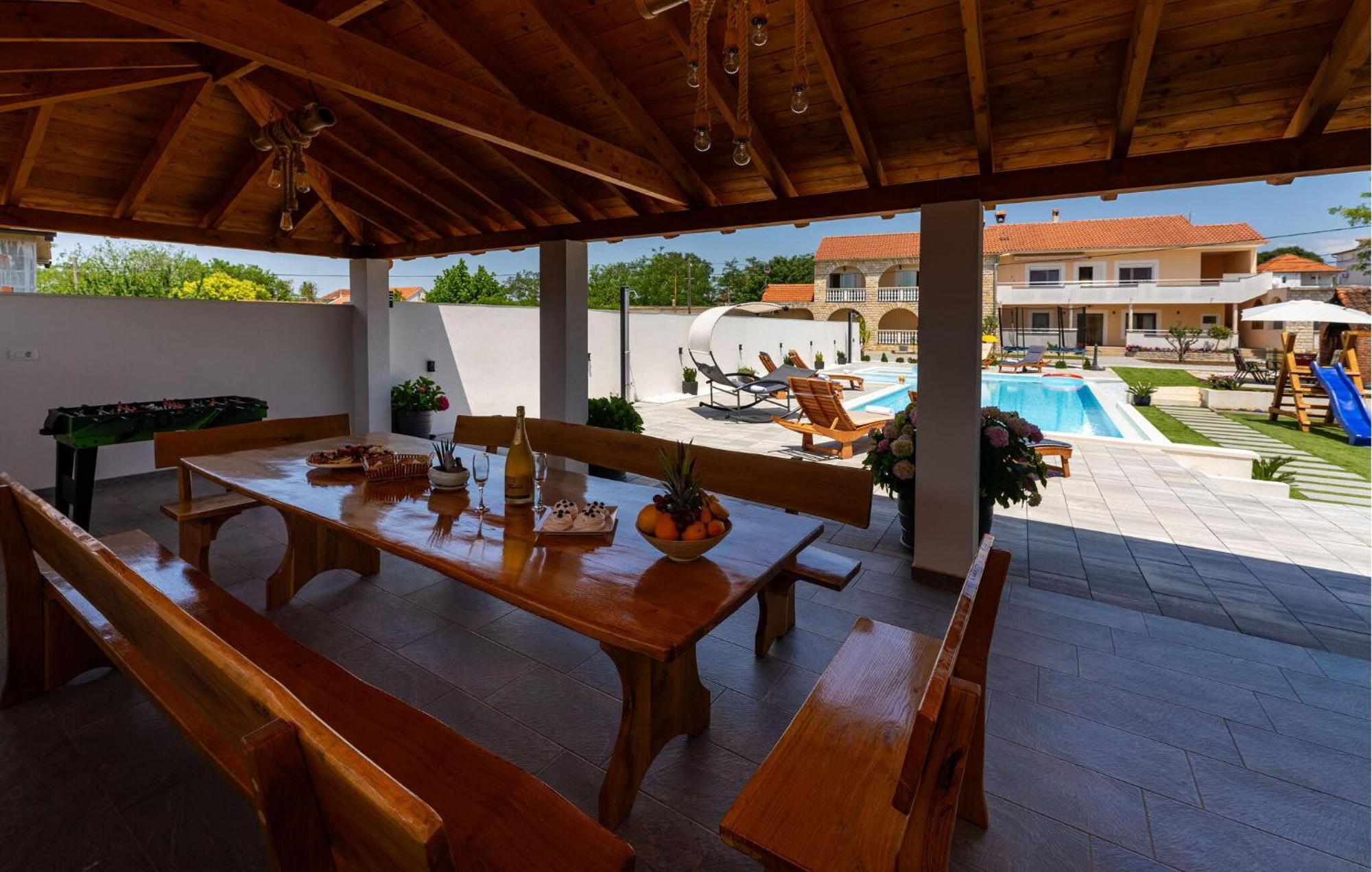 Beautiful Apartment In Galovac With Kitchen المظهر الخارجي الصورة